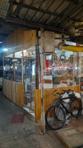 عکس غذاخوری مادر و پسر 