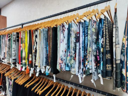 عکس فروشگاه شال و روسری الینا 