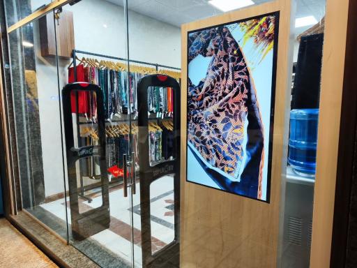 عکس فروشگاه شال و روسری الینا 