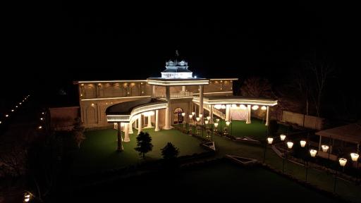 عکس باغ عمارت ملورین پالاس