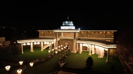 عکس باغ عمارت ملورین پالاس