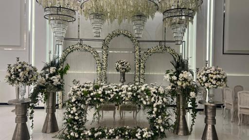 عکس باغ عمارت ملورین پالاس