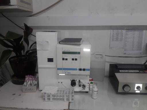 عکس آزمایشگاه پاتوبیولوژی بیمارستان آبان