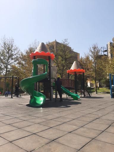 عکس زمین بازی کودکان