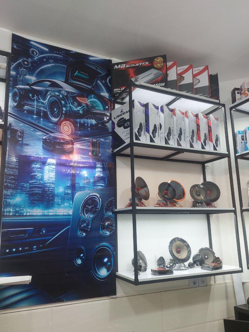 عکس فروشگاه کارلوکس پلاس