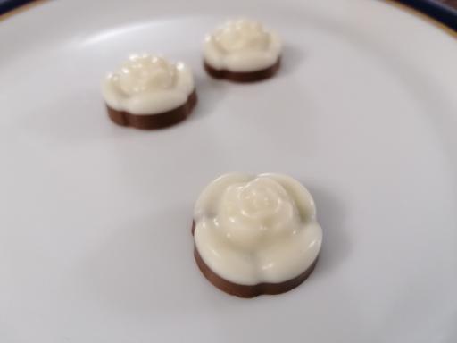 عکس شکلات آدلیا