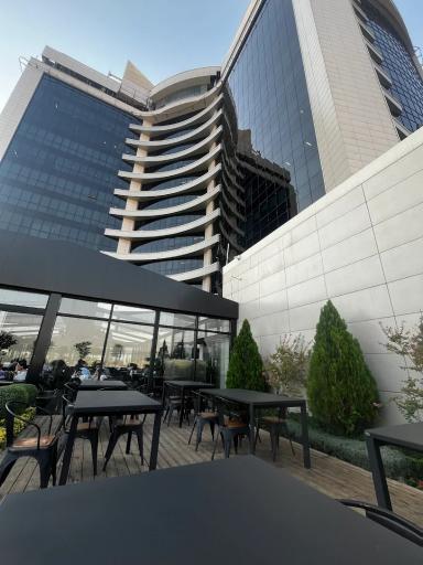 عکس مرکز تجاری اداری همیلا