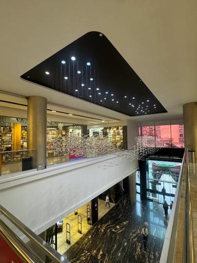 عکس مرکز تجاری اداری همیلا