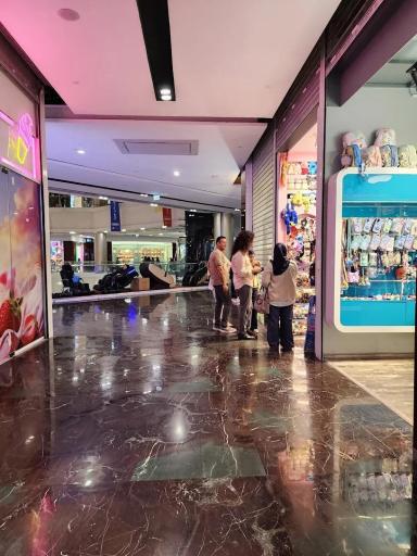 عکس مرکز تجاری اداری همیلا