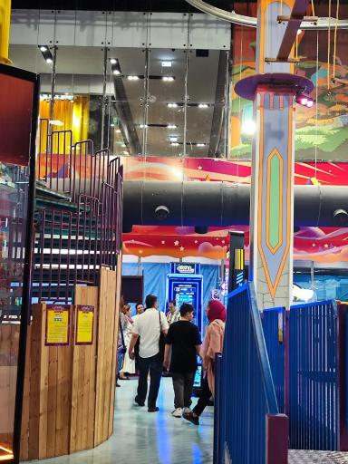 عکس مرکز تجاری اداری همیلا