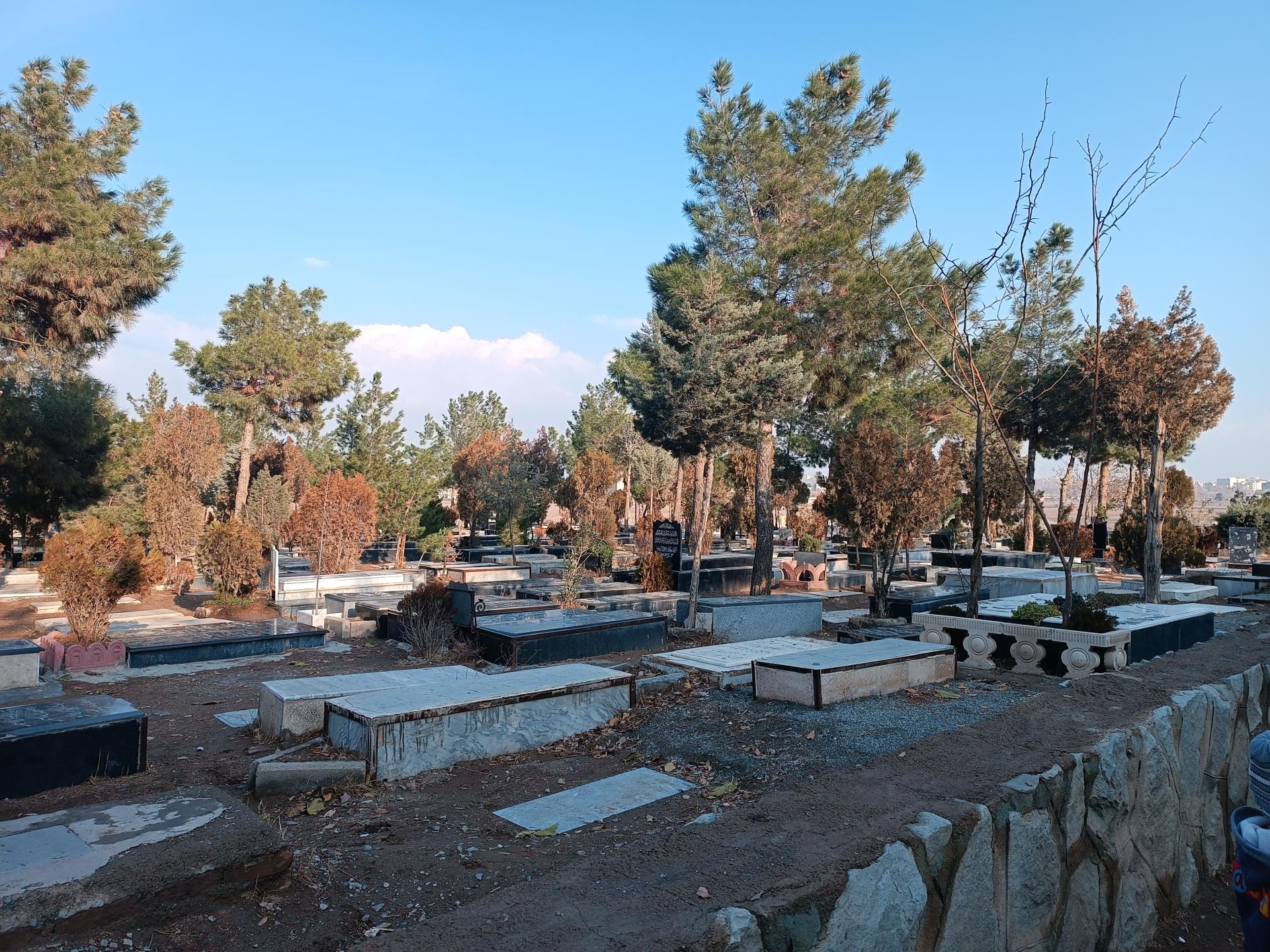 عکس قبرستان امامزاده عبدالله