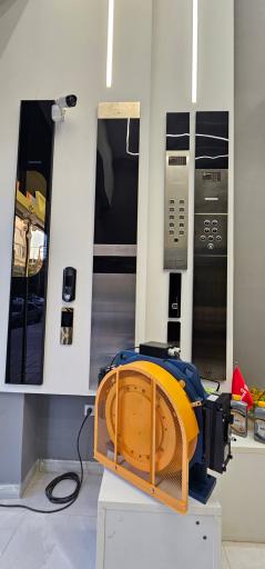 عکس فراز آسانسور