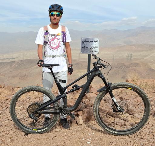 کوه شیر سنگی (پستانک)