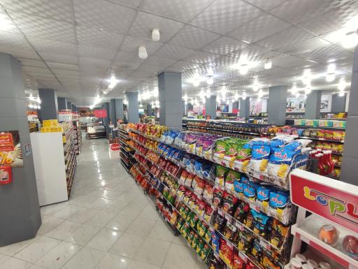 عکس فروشگاه زنجیره ای فامیلی 