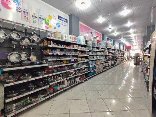 عکس فروشگاه زنجیره ای فامیلی 