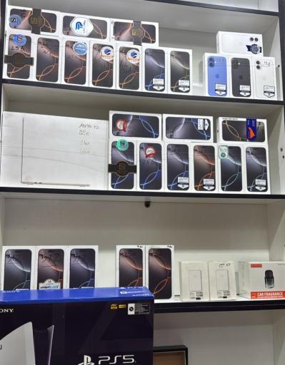 عکس اپل استور مرکزی پژواک