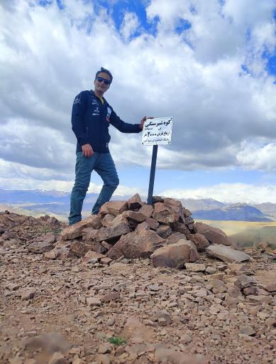 عکس کوه شیر سنگی (پستانک)