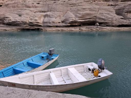 عکس اسکله مرکزی قایقهای موتوری