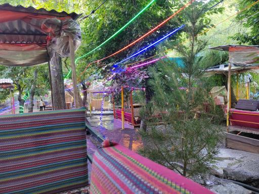 عکس رستوران باغ گیلاس