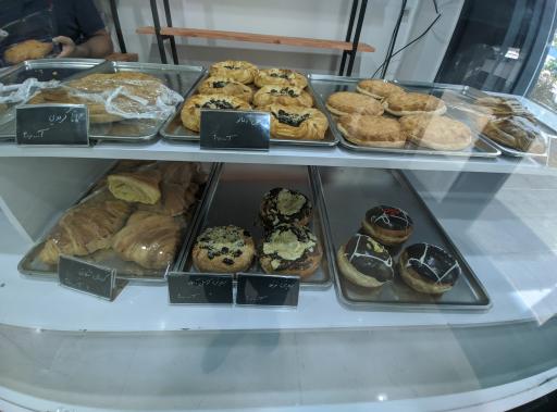 عکس کافه‌ نان پری ماه