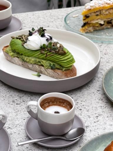 عکس کافه جینیس genius