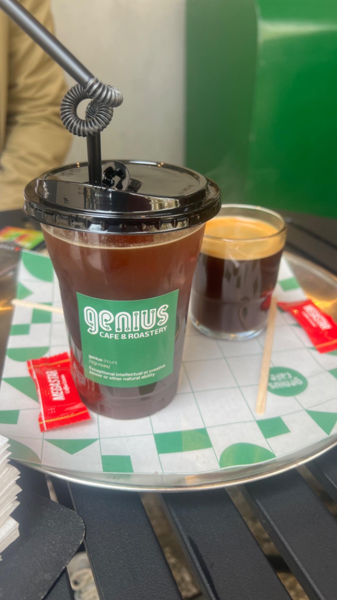 عکس کافه جینیس genius