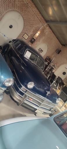 عکس موزه‌‌ خودروهای کلاسیک