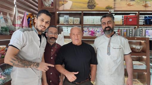 عکس شیرینی سرای قصر شهر