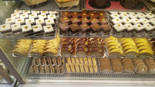 عکس شیرینی سرای قند عسل