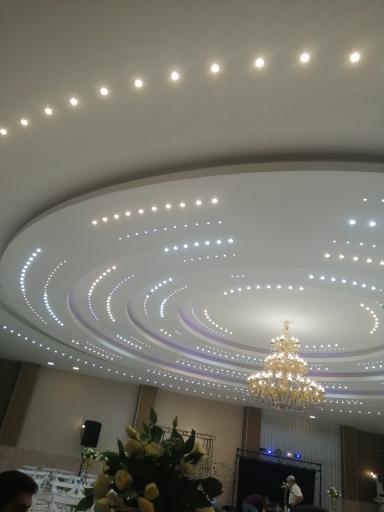 عکس عمارت پارادایس