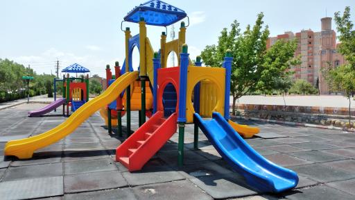 عکس زمین بازی کودکان