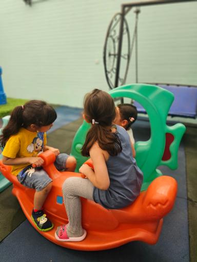 عکس مهدکودک برکه شادی