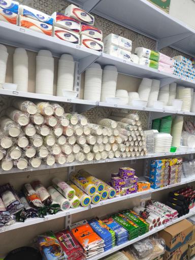 ظروف یکبار مصرف و تم تولد توت فرنگی