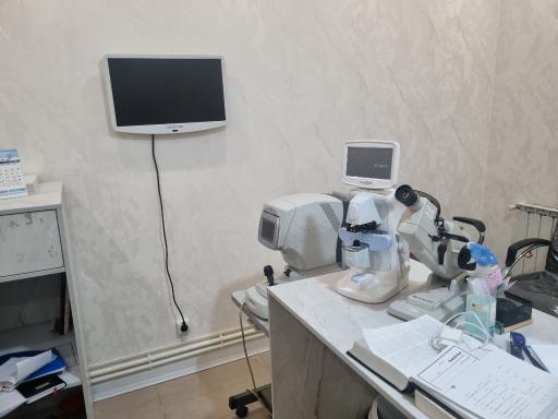 عکس بینایی سنجی و عینک معلم