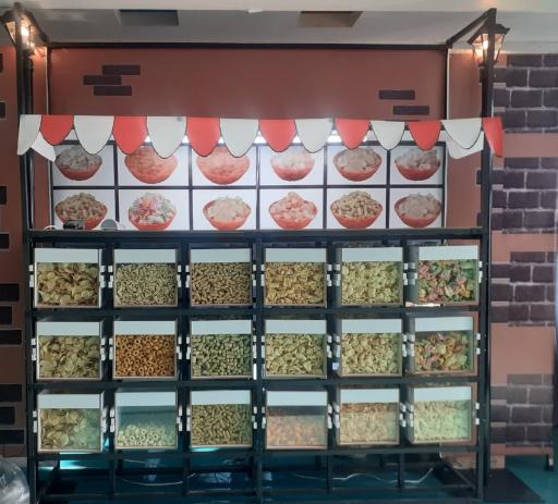 عکس غرفه تنقلات اورگانیک