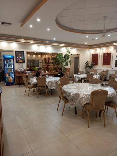 عکس رستوران بزرگ ساغروان