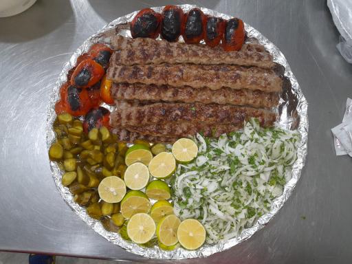 عکس رستوران بزرگ ساغروان