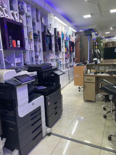 عکس موبایل وکامپیوتر رایان نت