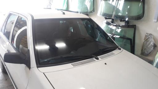 عکس شیشه اتومبیل تسلا