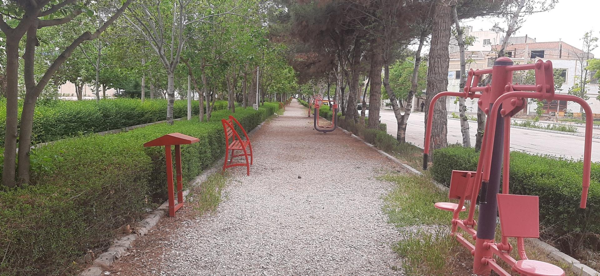 عکس پارک حاشیه ای خیابان هجرت