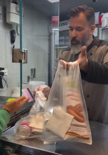 عکس تک ساندویچ مهدیه