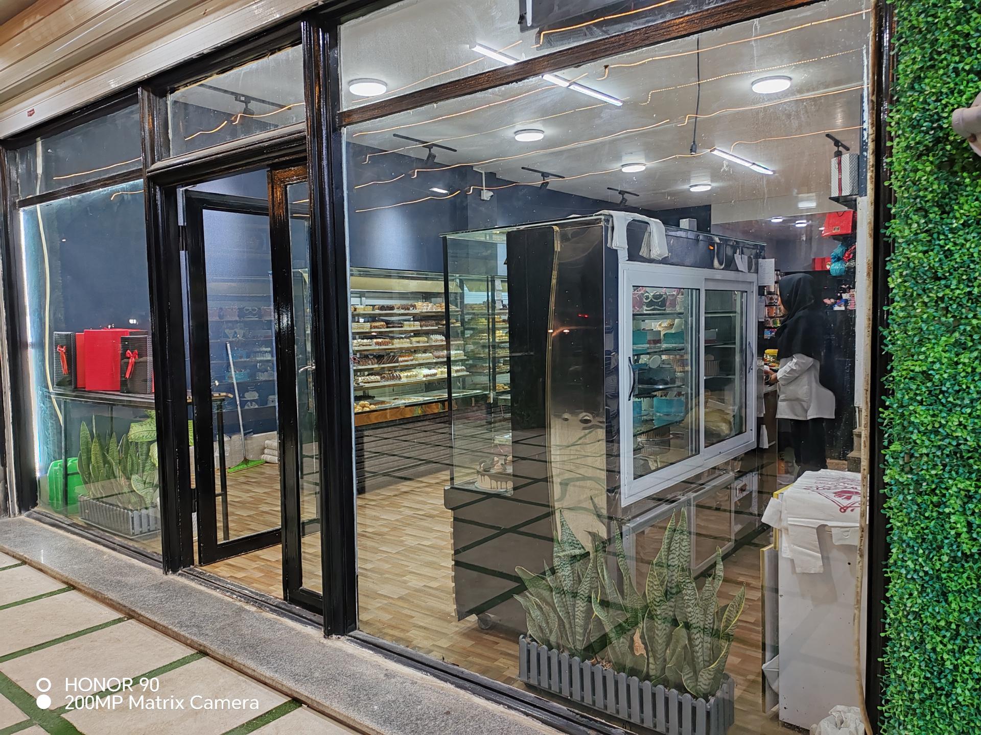 عکس شیرینی سرا و خشکبار کارامل