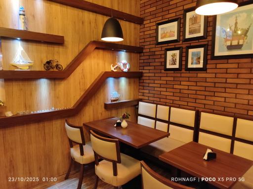 عکس فودکورت مجلل آریو