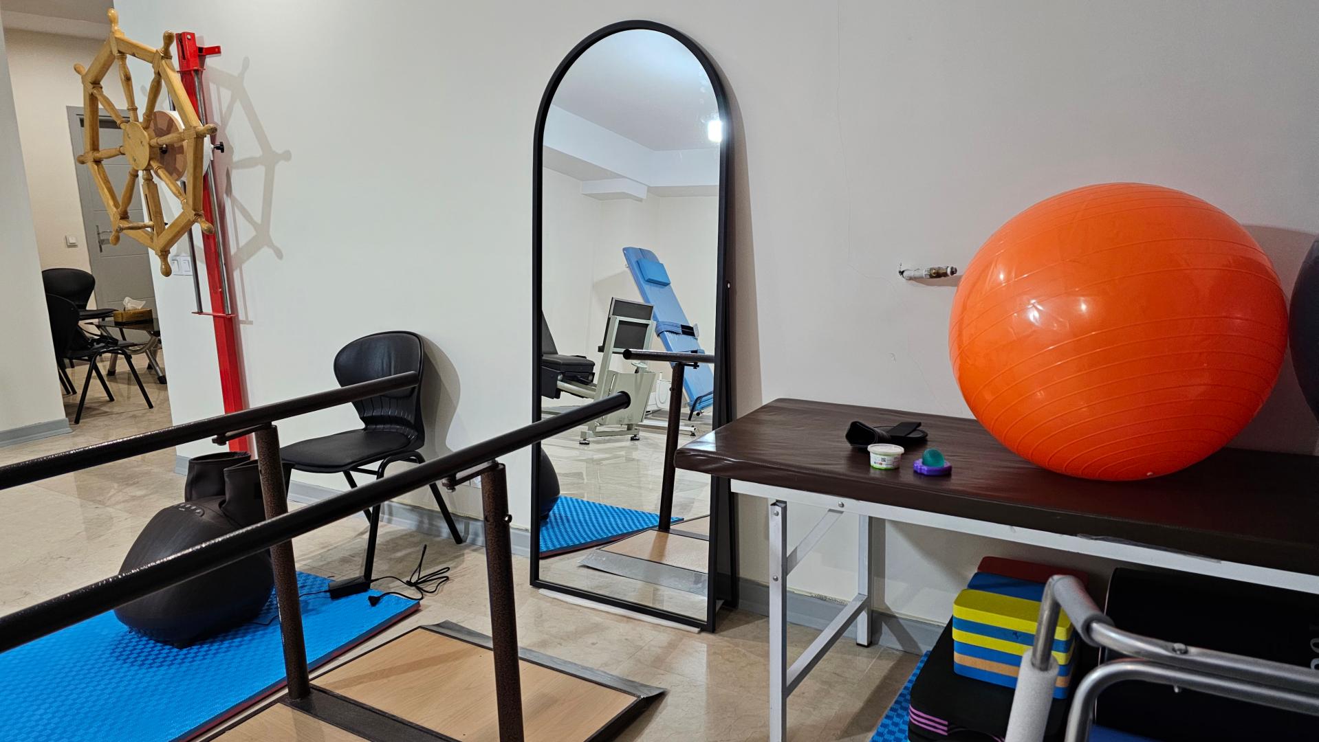 عکس کلینیک کاردرمانی نورولوژی طلوع