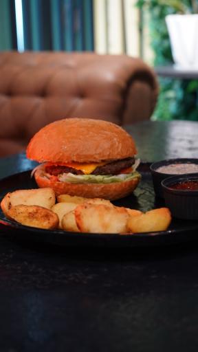 عکس کافه رستوران گیلاک