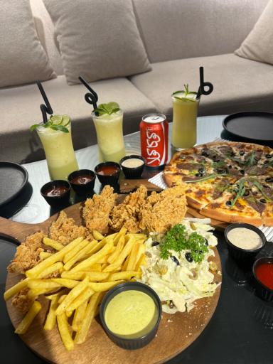 عکس کافه رستوران گیلاک