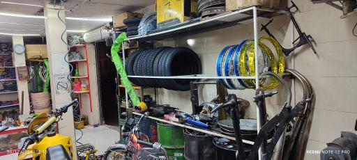 عکس فروشگاه لوازم یدکی موتورسیکلت شایان پور