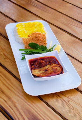 عکس باغ رستوران هاوین