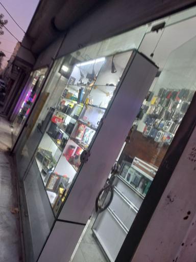 عکس فروشگاه انفجار مغزی