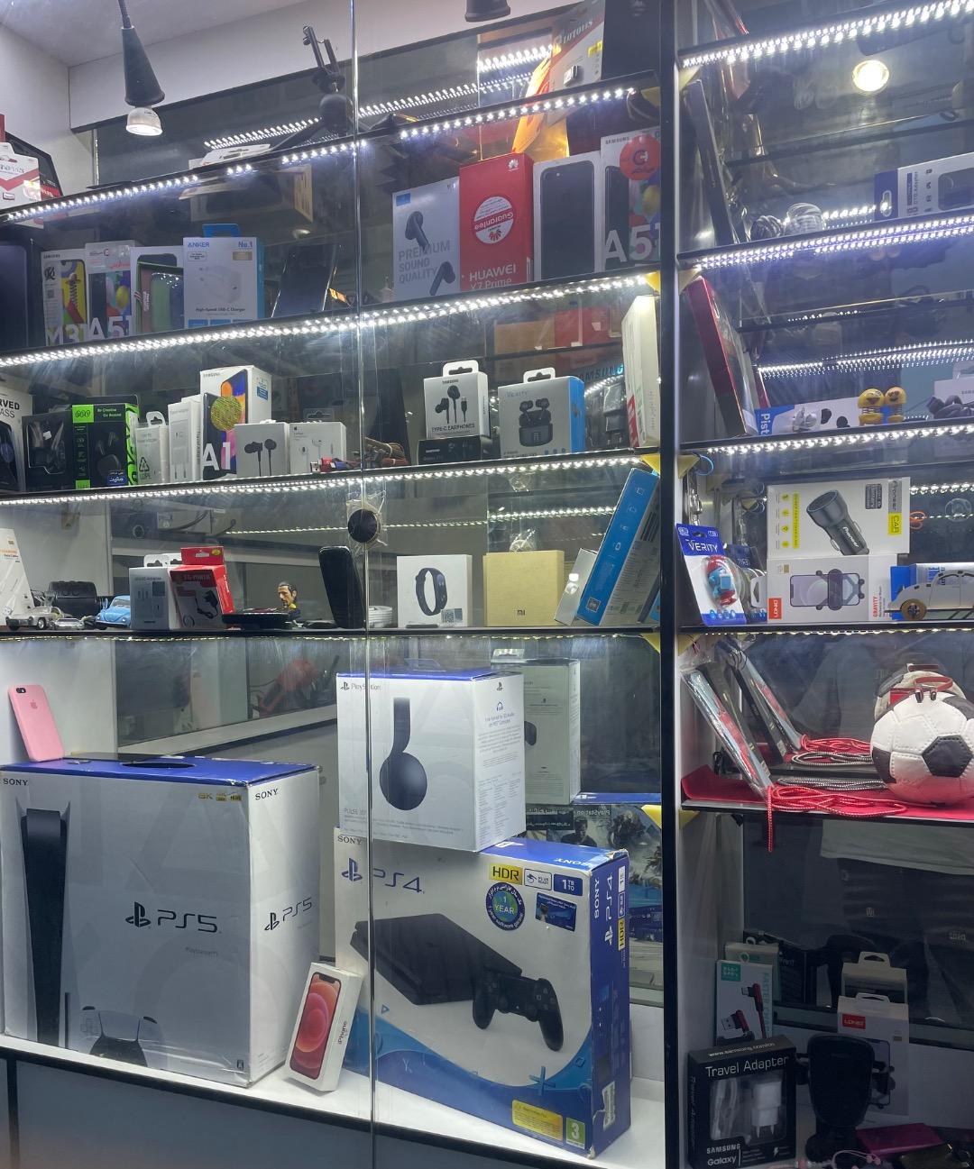 عکس فروشگاه انفجار مغزی